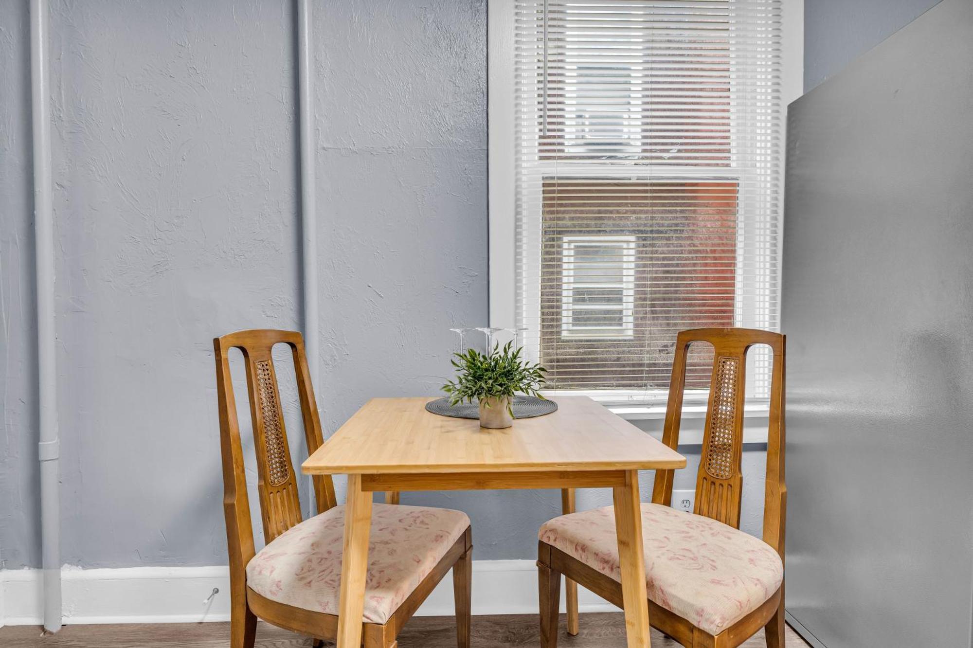 Historic Cozy Haven In Little Italy Leilighet Cleveland Eksteriør bilde