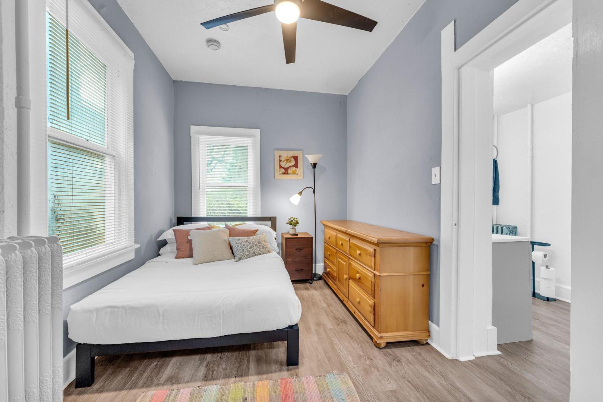 Historic Cozy Haven In Little Italy Leilighet Cleveland Eksteriør bilde